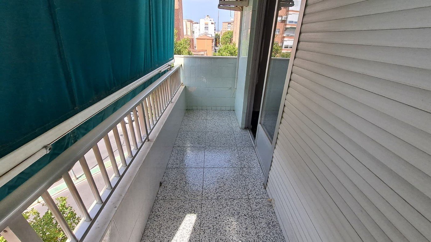 Flat on Calle Cataluña — image 13
